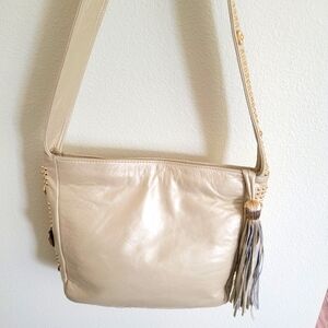 VINTAGE GENUINE SOFT LEATHER SOLDERBAG WITH GOLD HARDWARE. 11X11X3 38" LONG STRA